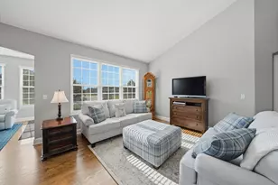 4055 Chesapeake Ln, Naperville, IL 60564 - Photo 9