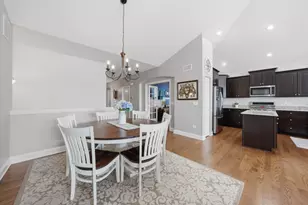 4055 Chesapeake Ln, Naperville, IL 60564 - Photo 7
