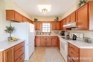 8 Candlewick Ct, North Aurora, IL 60542 - Photo 3