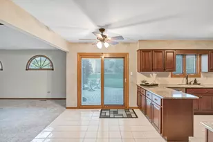 1813 Chippingham Rd, Woodridge, IL 60517 - Photo 19