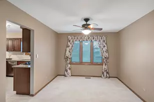 1813 Chippingham Rd, Woodridge, IL 60517 - Photo 13