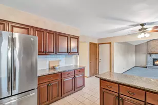 1813 Chippingham Rd, Woodridge, IL 60517 - Photo 25