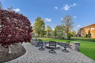 1813 Chippingham Rd, Woodridge, IL 60517 - Photo 9