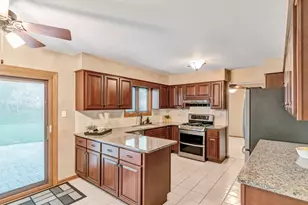 1813 Chippingham Rd, Woodridge, IL 60517 - Photo 23