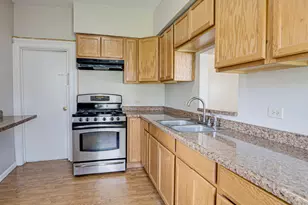 371 Cedar St, Aurora, IL 60506 - Photo 11