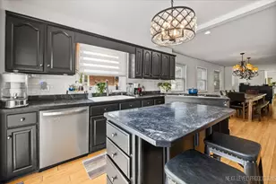 83 N Park Blvd, Glen Ellyn, IL 60137 - Photo 3
