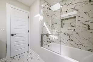 19W071 Ave Chateaux, Oak Brook, IL 60523 - Photo 21