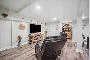 223 Shawnee Cir, Bartlett, IL 60103 - Photo 25
