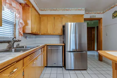 9055 S Luella Avenue, Chicago, IL 60617 - Photo 11