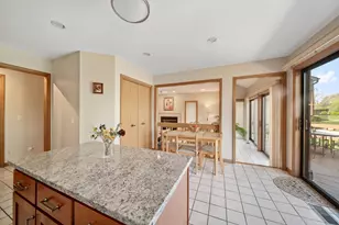 1254 Golf View Dr, Woodridge, IL 60517 - Photo 9