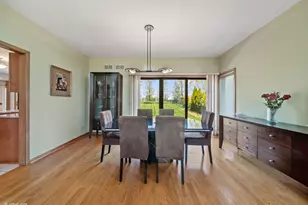 1254 Golf View Dr, Woodridge, IL 60517 - Photo 5