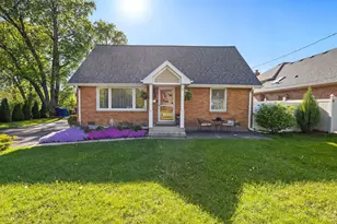 8208 Natoma Ave, Burbank, IL 60459 - Photo 1