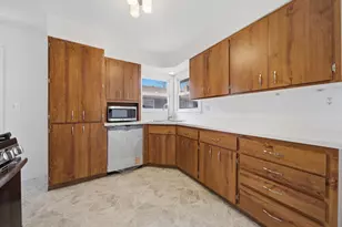 2204 Joanna Ave, Zion, IL 60099 - Photo 7