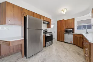 2204 Joanna Ave, Zion, IL 60099 - Photo 5
