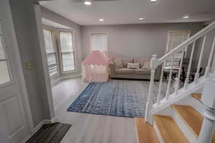 1060 Elma Ave, Elgin, IL 60120 - Photo 7