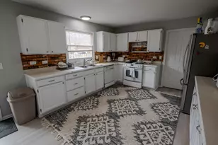 1060 Elma Ave, Elgin, IL 60120 - Photo 17