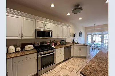 122 E Knighton Place, Elmhurst, IL 60126 - Photo 9