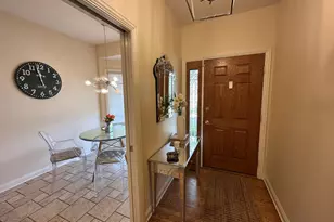 122 E Knighton Pl, Elmhurst, IL 60126 - Photo 7