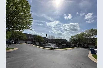 122 E Knighton Place, Elmhurst, IL 60126 - Photo 3