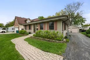 29 W Goebel Dr, Lombard, IL 60148 - Photo 3
