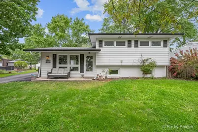 34W912 Clyde Parkway, Saint Charles, IL 60174 - Photo 1