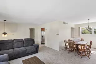 7901 Iroquois Ct, Woodridge, IL 60517 - Photo 5