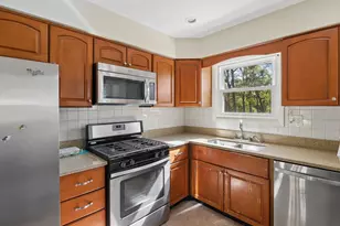 7901 Iroquois Ct, Woodridge, IL 60517 - Photo 3
