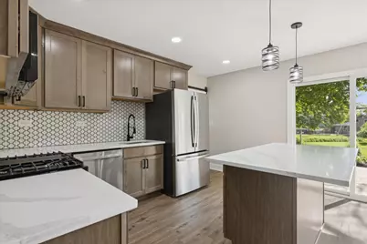 7855 Kensington Lane, Hanover Park, IL 60133 - Photo 9