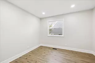 7855 Kensington Ln, Hanover Park, IL 60133 - Photo 21