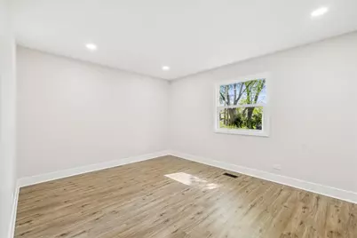 7855 Kensington Lane, Hanover Park, IL 60133 - Photo 17