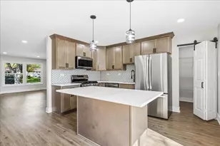 7855 Kensington Ln, Hanover Park, IL 60133 - Photo 11