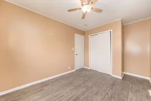 22 Wren Rd, Carpentersville, IL 60110 - Photo 13