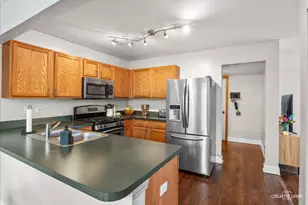241 W Washington St, Oswego, IL 60543 - Photo 7
