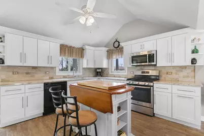 1080 Cardinal Drive S, Lake Zurich, IL 60047 - Photo 7