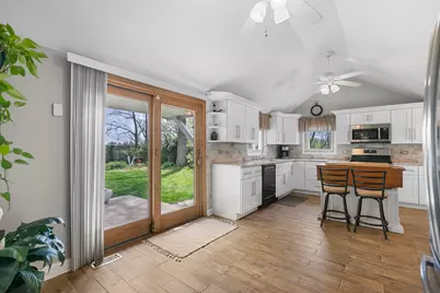 1080 Cardinal Drive S, Lake Zurich, IL 60047 - Photo 9