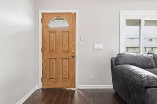 9835 Garden Ct, Schiller Park, IL 60176 - Photo 3