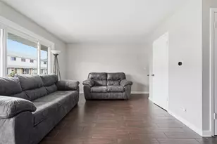 9835 Garden Ct, Schiller Park, IL 60176 - Photo 5