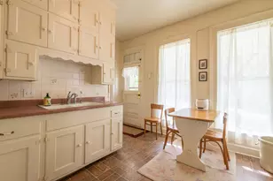 855 W Stephenson St, Freeport, IL 61032 - Photo 9