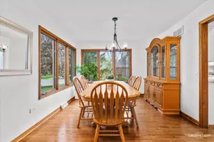 3104 Whispering Oaks Ln, Woodridge, IL 60517 - Photo 5