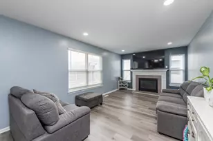 2177 W Wicklow Ln, Round Lake, IL 60073 - Photo 11