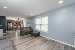 2177 W Wicklow Ln, Round Lake, IL 60073 - Photo 13