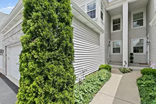 9104 Falcon Greens Dr, Lakewood, IL 60014 - Photo 3