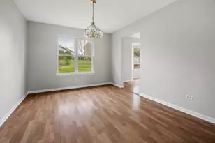 992 McPhee Dr, Lake in the Hills, IL 60156 - Photo 7