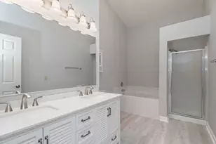 537 W Parkside Dr, Palatine, IL 60067 - Photo 17