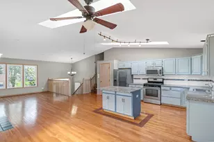 439 E Morse Ave, Bartlett, IL 60103 - Photo 3