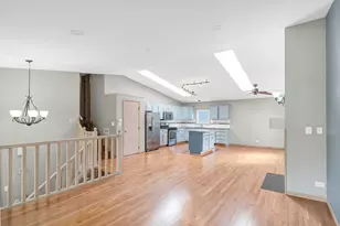 439 E Morse Ave, Bartlett, IL 60103 - Photo 7
