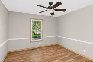 439 E Morse Ave, Bartlett, IL 60103 - Photo 15