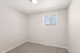 16600 Oxford Dr, Markham, IL 60428 - Photo 9