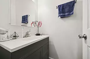 5700 Hillcrest Ln, Lisle, IL 60532 - Photo 9
