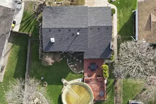 340 Stonehurst Ln, Roselle, IL 60172 - Photo 23